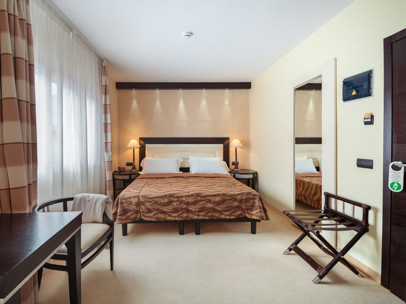 Hotel San Miguel มาโอน ภายนอก รูปภาพ