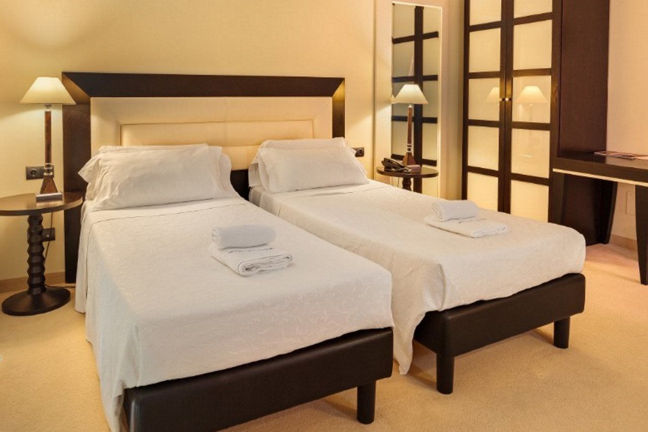 Hotel San Miguel มาโอน ภายนอก รูปภาพ