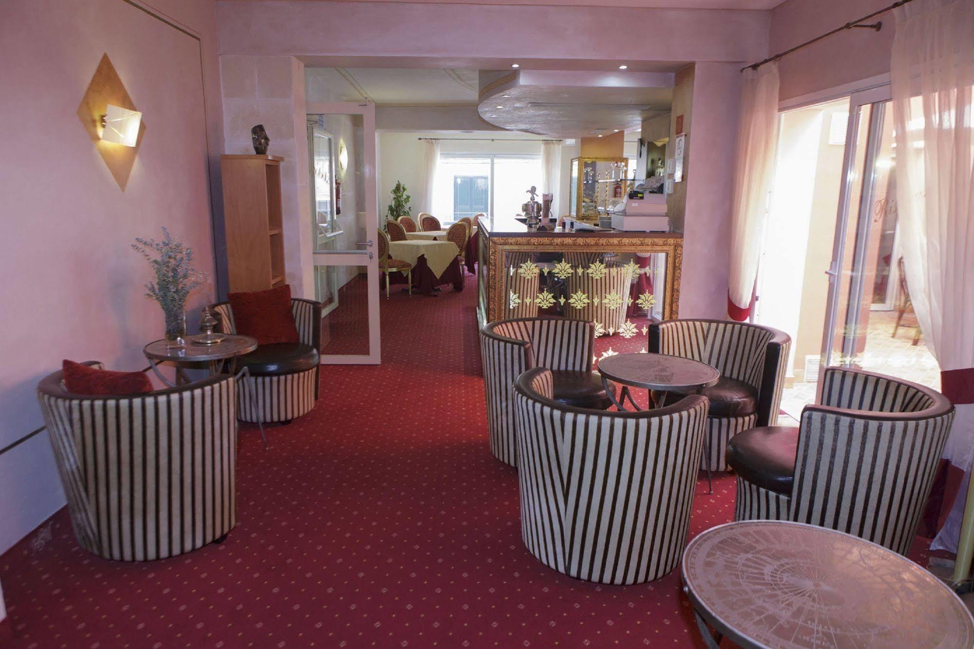 Hotel San Miguel มาโอน ภายนอก รูปภาพ